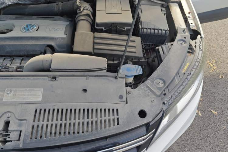 Used Volkswagen Tiguan 2013 1.8TSI Manual Two-Wheel Drive Trend Edition Engine Bay Left