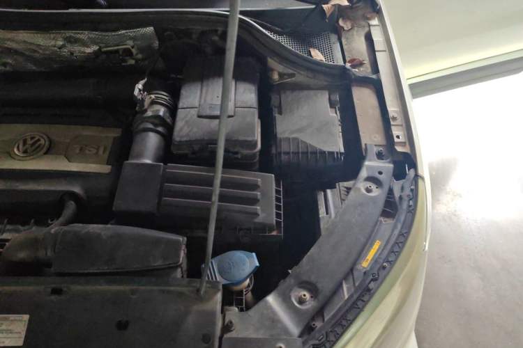 Used Volkswagen Tiguan 2013 1.8TSI Automatic Two-Wheel Drive Luxury Model Engine Bay Left