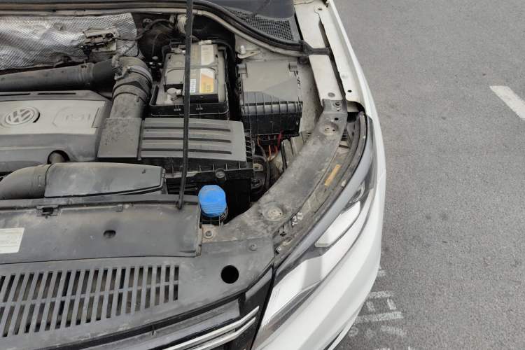 Used Volkswagen Tiguan 2013 1.8 TSI Automatic Two-Wheel Drive Comfort Edition Engine Bay Left