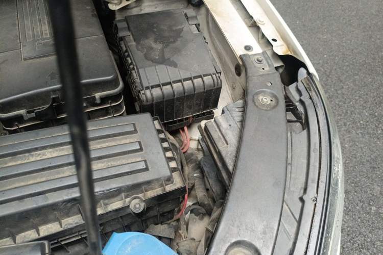 Used Volkswagen Tiguan 2013 2.0 TSI Automatic All-Wheel Drive Luxury Edition Engine Bay Left