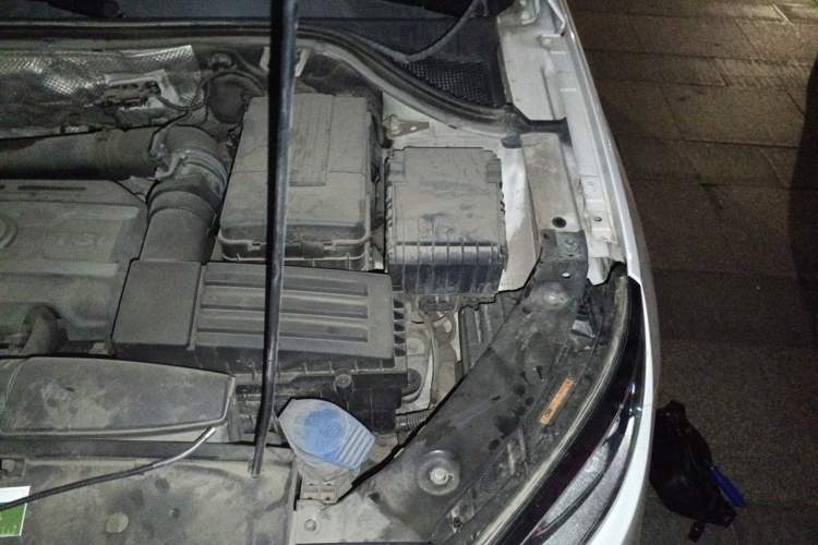 Used Volkswagen Tiguan 2013 1.8TSI Automatic All-Wheel-Drive Comfort Edition Engine Bay Left