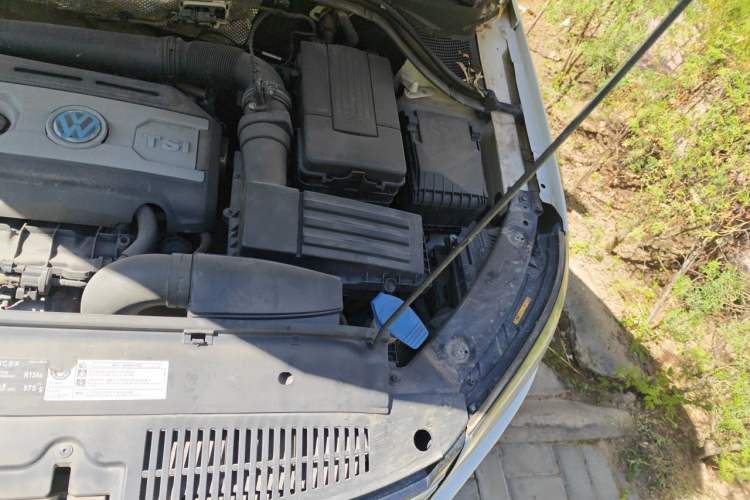Used Volkswagen Tiguan 2013 1.8TSI Automatic Two-Wheel Drive Luxury Model Engine Bay Left