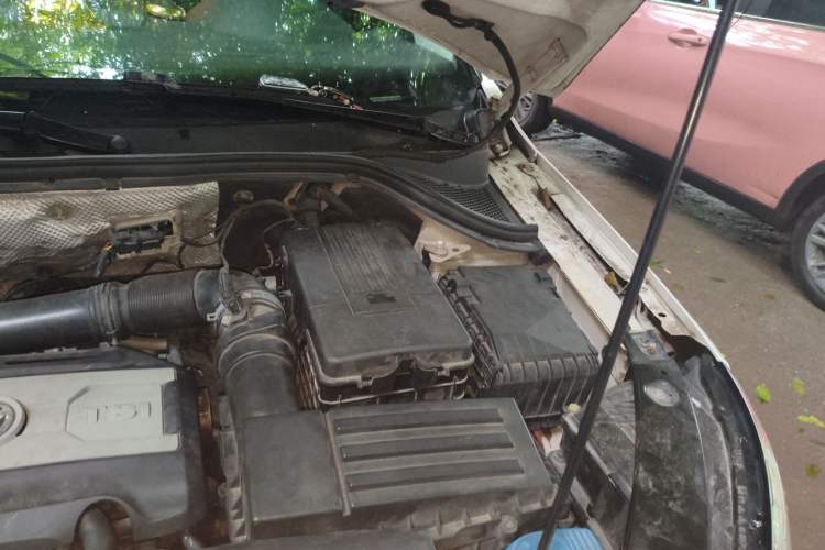 Used Volkswagen Tiguan 2013 2.0 TSI Automatic All-Wheel-Drive Flagship Edition Engine Bay Left