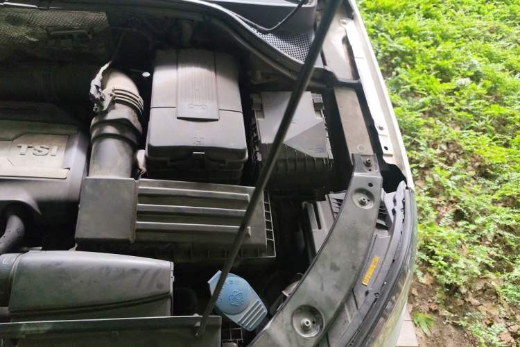 Used Volkswagen Tiguan 2013 1.8TSI Automatic Two-Wheel Drive Trend Edition Engine Bay Left