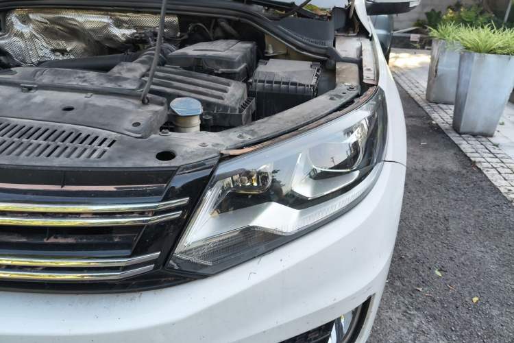 Used Volkswagen Tiguan 2013 1.8TSI Automatic Two-Wheel Drive Luxury Model Engine Bay Left