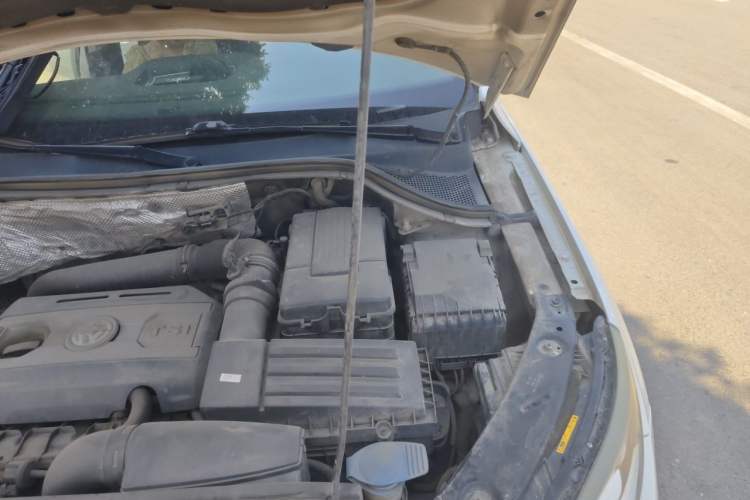 Used Volkswagen Tiguan 2013 1.8TSI Automatic All-Wheel-Drive Comfort Edition Engine Bay Left