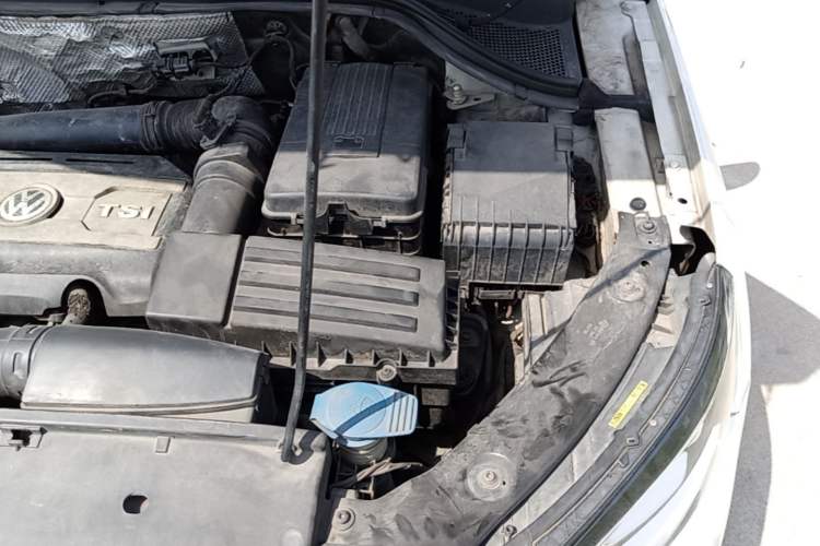 Used Volkswagen Tiguan 2013 1.8 TSI Automatic Two-Wheel Drive Comfort Edition Engine Bay Left