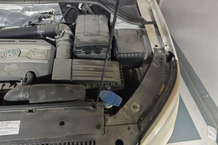 Used Volkswagen Tiguan 2013 1.8 TSI Automatic Two-Wheel Drive Comfort Edition Engine Bay Left