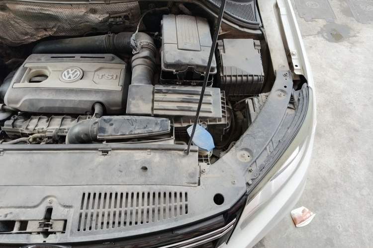 Used Volkswagen Tiguan 2013 1.8TSI Automatic All-Wheel-Drive Comfort Edition Engine Bay Left