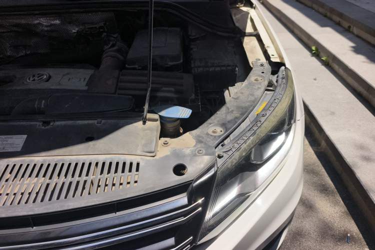Used Volkswagen Tiguan 2013 1.8TSI Automatic Two-Wheel Drive Trend Edition Engine Bay Left