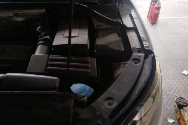 Used Volkswagen Tiguan 2013 2.0 TSI Automatic All-Wheel-Drive Flagship Edition Engine Bay Left