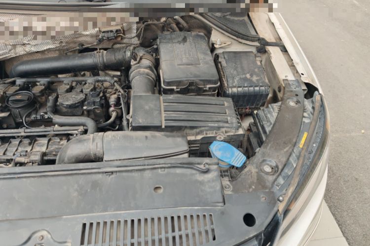 Used Volkswagen Tiguan 2013 1.8 TSI Automatic All-Wheel Drive Luxury Model Engine Bay Left