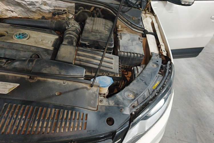 Used Volkswagen Tiguan 2013 1.8TSI Automatic All-Wheel-Drive Comfort Edition Engine Bay Left