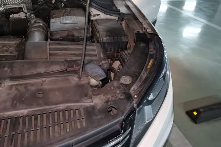 Used Volkswagen Tiguan 2013 1.8TSI Automatic Two-Wheel Drive Luxury Model Engine Bay Left