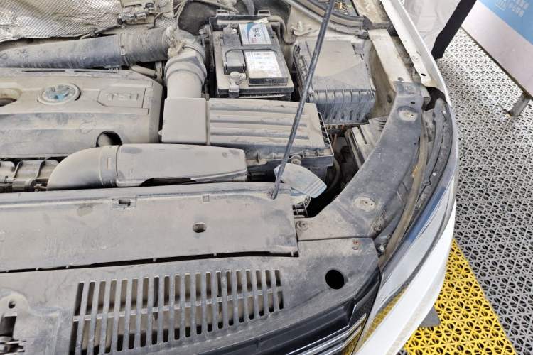 Used Volkswagen Tiguan 2013 1.8TSI Automatic All-Wheel-Drive Comfort Edition Engine Bay Left