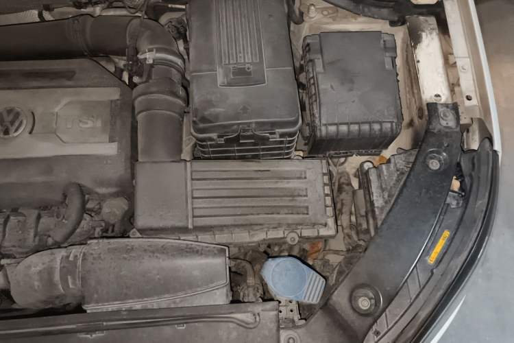 Used Volkswagen Tiguan 2013 2.0 TSI Automatic All-Wheel Drive Luxury Edition Engine Bay Left