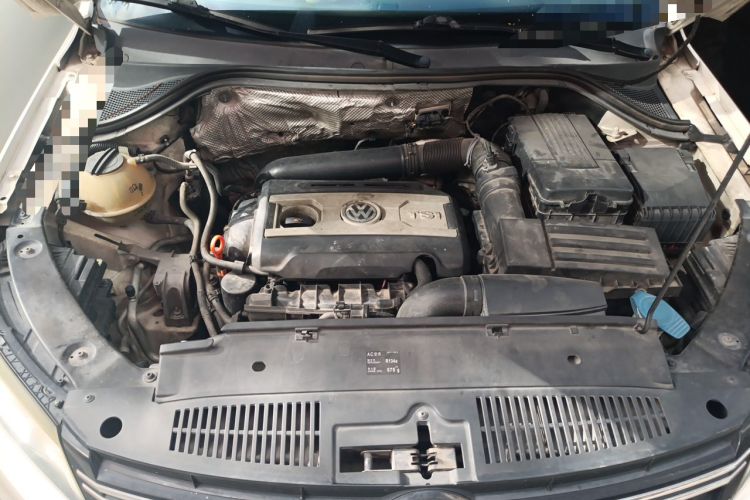 Used Volkswagen Tiguan 2013 1.8 TSI Automatic All-Wheel Drive Luxury Model Engine Bay