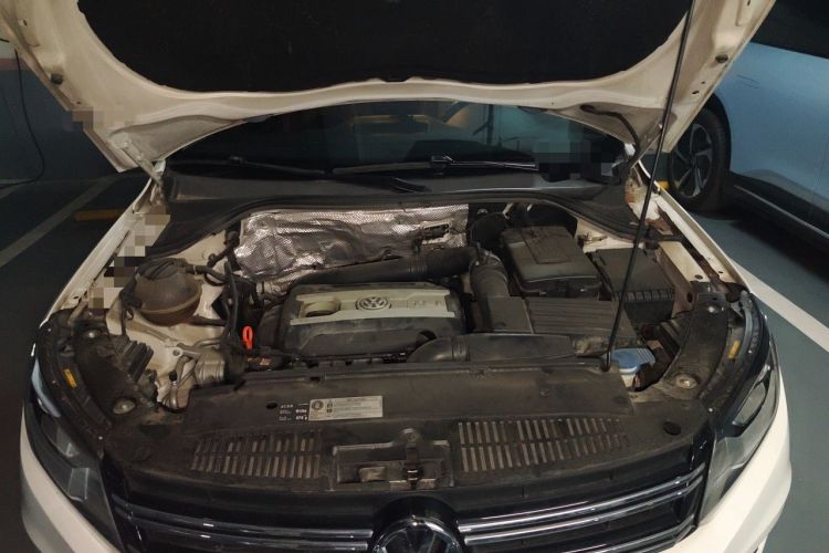 Used Volkswagen Tiguan 2013 1.8 TSI Automatic All-Wheel Drive Luxury Model Engine Bay