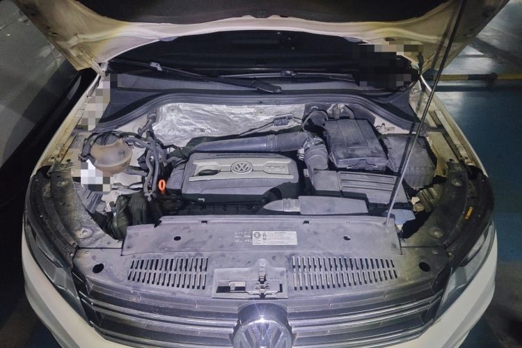 Used Volkswagen Tiguan 2013 1.8 TSI Automatic All-Wheel Drive Luxury Model Engine Bay