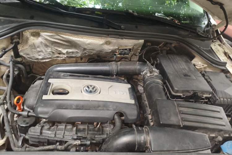 Used Volkswagen Tiguan 2013 2.0 TSI Automatic All-Wheel-Drive Flagship Edition Engine Bay