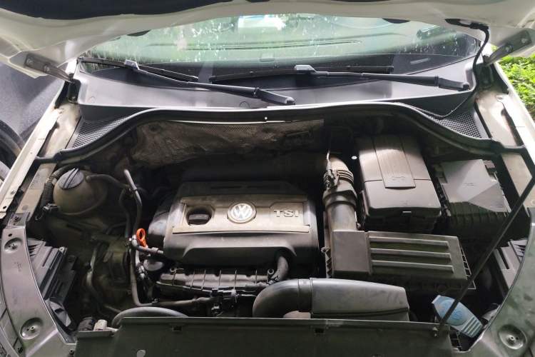 Used Volkswagen Tiguan 2013 1.8TSI Automatic Two-Wheel Drive Trend Edition Engine Bay