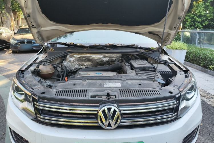 Used Volkswagen Tiguan 2013 1.8TSI Automatic Two-Wheel Drive Luxury Model Engine Bay