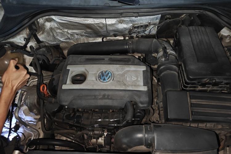 Used Volkswagen Tiguan 2013 1.8 TSI Automatic Two-Wheel Drive Comfort Edition Engine Bay