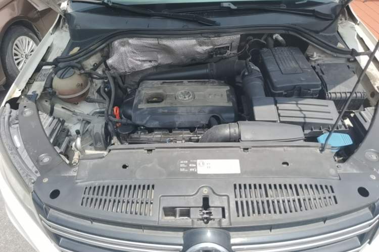 Used Volkswagen Tiguan 2013 1.8 TSI Automatic All-Wheel Drive Luxury Model Engine Bay