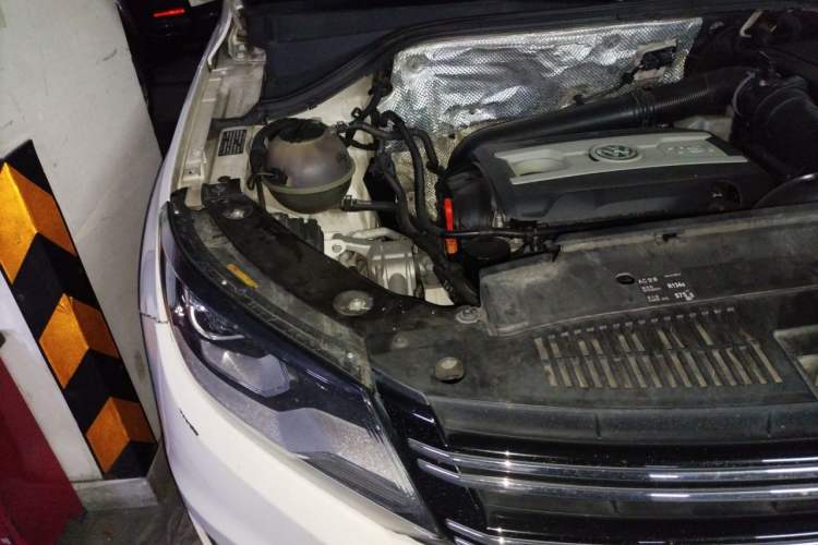 Used Volkswagen Tiguan 2013 1.8TSI Automatic Two-Wheel Drive Trend Edition Engine Bay Right