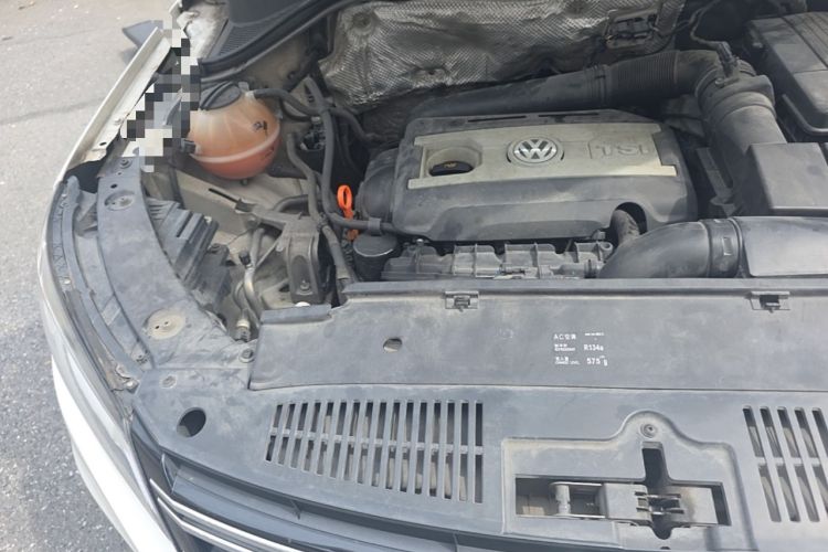 Used Volkswagen Tiguan 2013 2.0 TSI Automatic All-Wheel Drive Luxury Edition Engine Bay Right