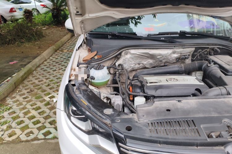 Used Volkswagen Tiguan 2013 1.8TSI Automatic All-Wheel-Drive Comfort Edition Engine Bay Right