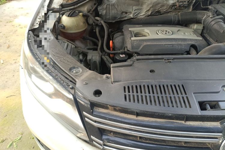 Used Volkswagen Tiguan 2013 2.0 TSI Automatic All-Wheel Drive Luxury Edition Engine Bay Right