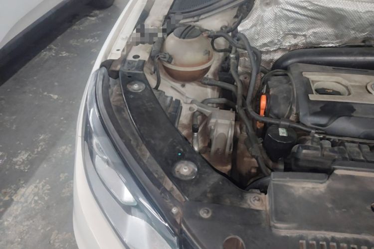 Used Volkswagen Tiguan 2013 1.8 TSI Automatic Two-Wheel Drive Comfort Edition Engine Bay Right