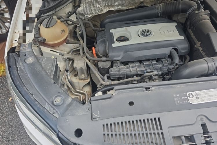 Used Volkswagen Tiguan 2013 2.0 TSI Automatic All-Wheel-Drive Flagship Edition Engine Bay Right