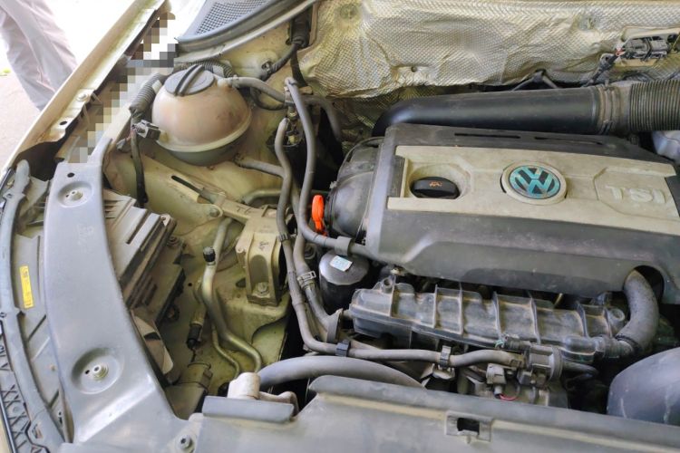 Used Volkswagen Tiguan 2013 1.8TSI Automatic Two-Wheel Drive Luxury Model Engine Bay Right