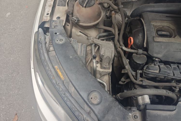 Used Volkswagen Tiguan 2013 1.8 TSI Automatic Two-Wheel Drive Comfort Edition Engine Bay Right