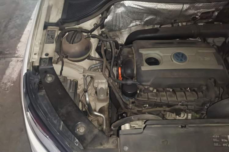 Used Volkswagen Tiguan 2013 1.8TSI Automatic All-Wheel-Drive Comfort Edition Engine Bay Right