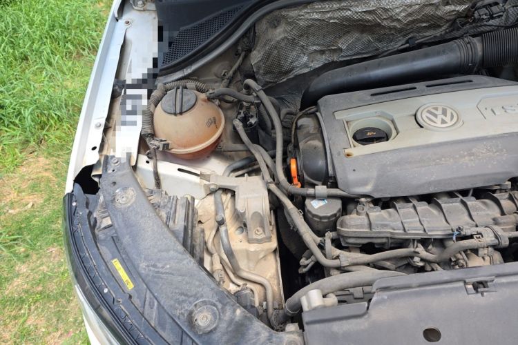 Used Volkswagen Tiguan 2013 1.8 TSI Automatic Two-Wheel Drive Comfort Edition Engine Bay Right