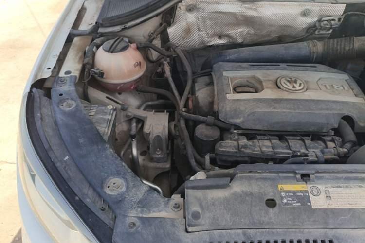Used Volkswagen Tiguan  Engine Bay Right