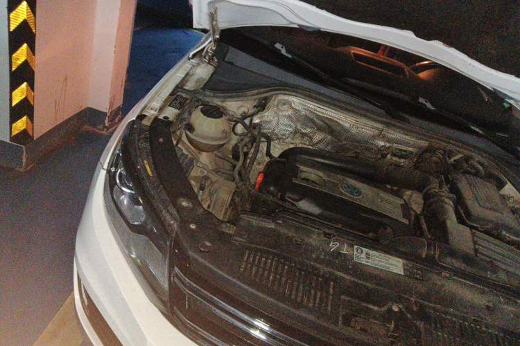 Used Volkswagen Tiguan 2013 1.8TSI Automatic Two-Wheel Drive Luxury Model Engine Bay Right