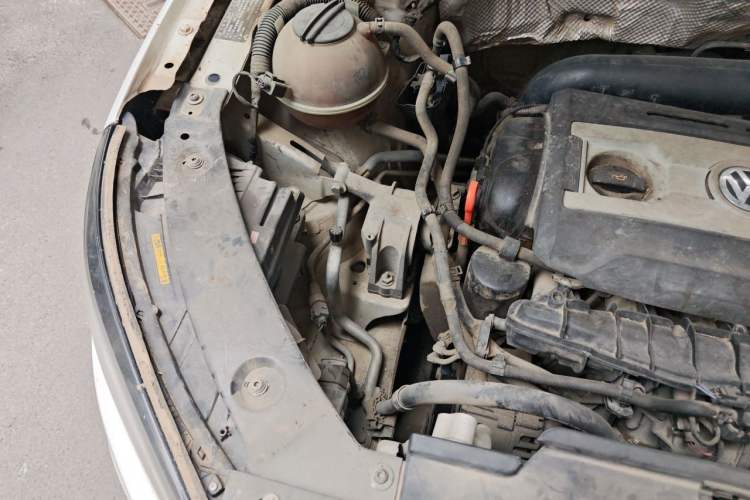 Used Volkswagen Tiguan 2013 1.8TSI Automatic Two-Wheel Drive Luxury Model Engine Bay Right
