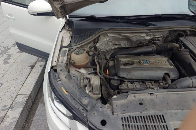 Used Volkswagen Tiguan 2013 1.8 TSI Automatic Two-Wheel Drive Comfort Edition Engine Bay Right