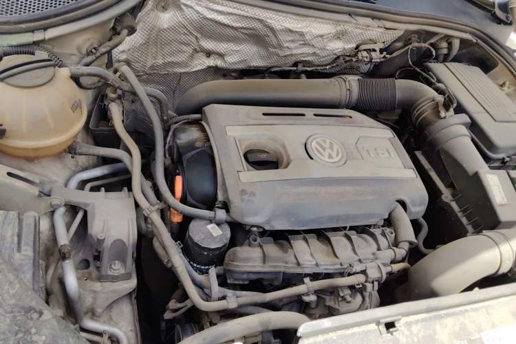 Used Volkswagen Tiguan 2013 1.8 TSI Automatic Two-Wheel Drive Comfort Edition Engine Bay Right