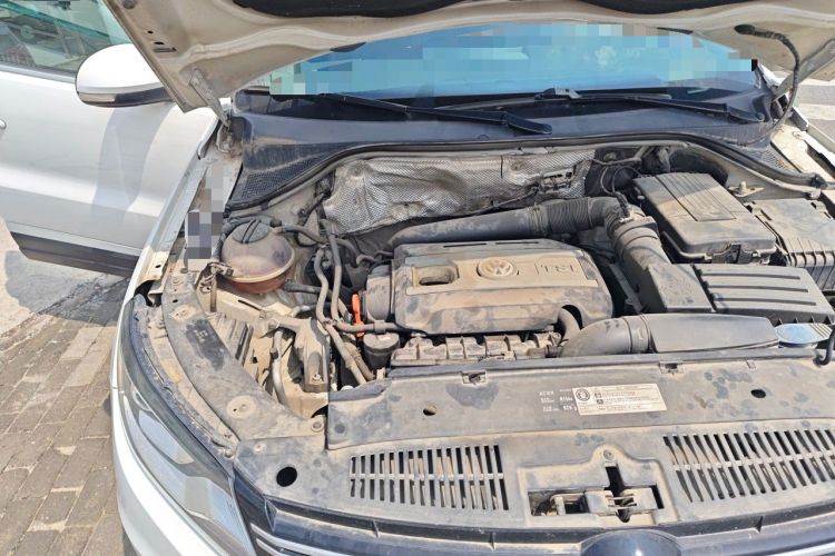 Used Volkswagen Tiguan 2013 2.0 TSI Automatic All-Wheel Drive Luxury Edition Engine Bay Right