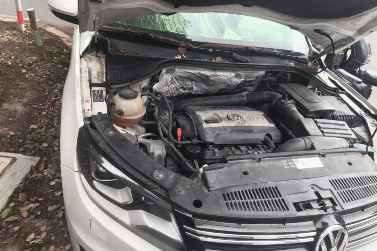 Used Volkswagen Tiguan 2013 2.0 TSI Automatic All-Wheel-Drive Flagship Edition Engine Bay Right