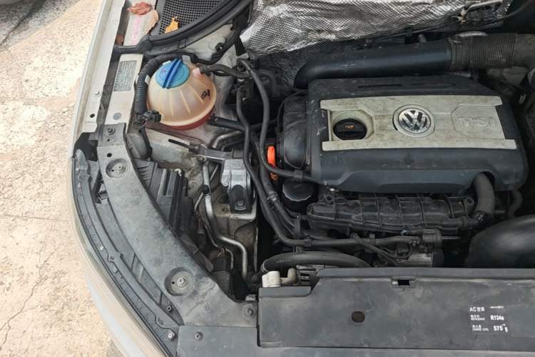 Used Volkswagen Tiguan 2013 1.8TSI Automatic Two-Wheel Drive Luxury Model Engine Bay Right