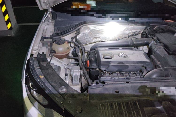 Used Volkswagen Tiguan 2013 1.8 TSI Automatic Two-Wheel Drive Comfort Edition Engine Bay Right