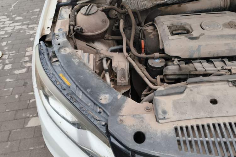 Used Volkswagen Tiguan 2013 1.8TSI Automatic Two-Wheel Drive Luxury Model Engine Bay Right