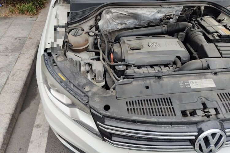 Used Volkswagen Tiguan 2013 1.8 TSI Automatic Two-Wheel Drive Comfort Edition Engine Bay Right