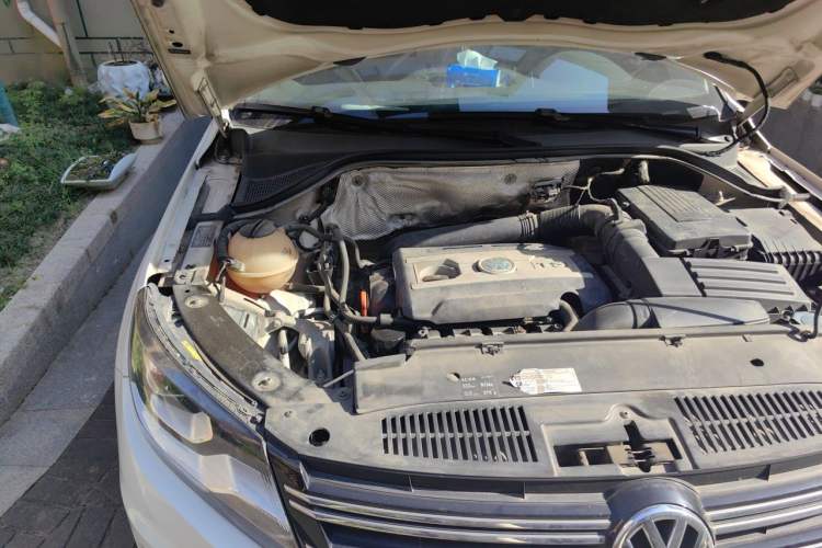 Used Volkswagen Tiguan 2013 1.8TSI Automatic Two-Wheel Drive Luxury Model Engine Bay Right